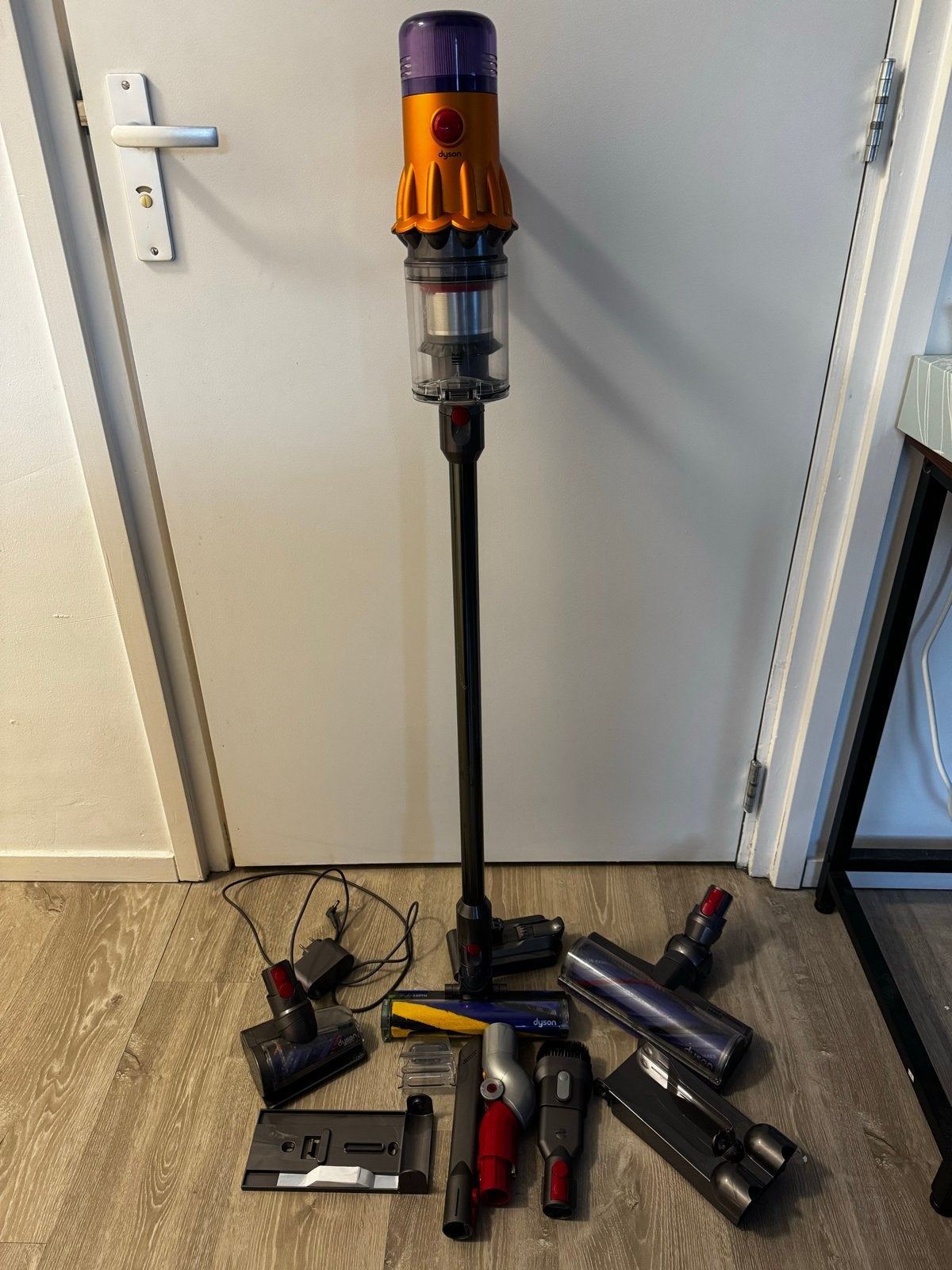 Dyson V12 Detect Slim Draadloze Stofzuiger + Accessoires., Draadloos, Ophalen of Verzenden, Zo goed als nieuw, Dyson B.V.