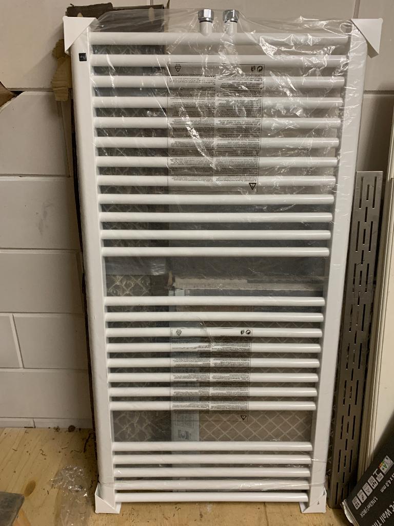 Design radiator Plieger 117 x 50, Doe-het-zelf en Verbouw, Verwarming en Radiatoren, Ophalen, Radiator, Nieuw, Minder dan 60 cm