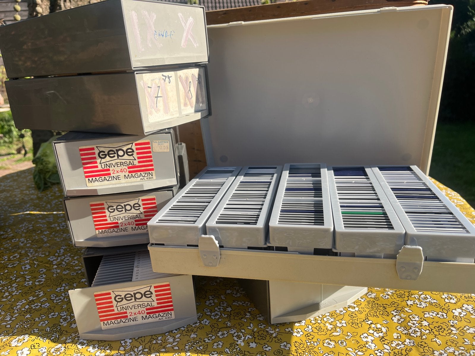 Gepe Universeel Magazijn voor Dia's - 2x40 met Koffer, Ophalen of Verzenden, Gebruikt, Overige merken, Overig typen