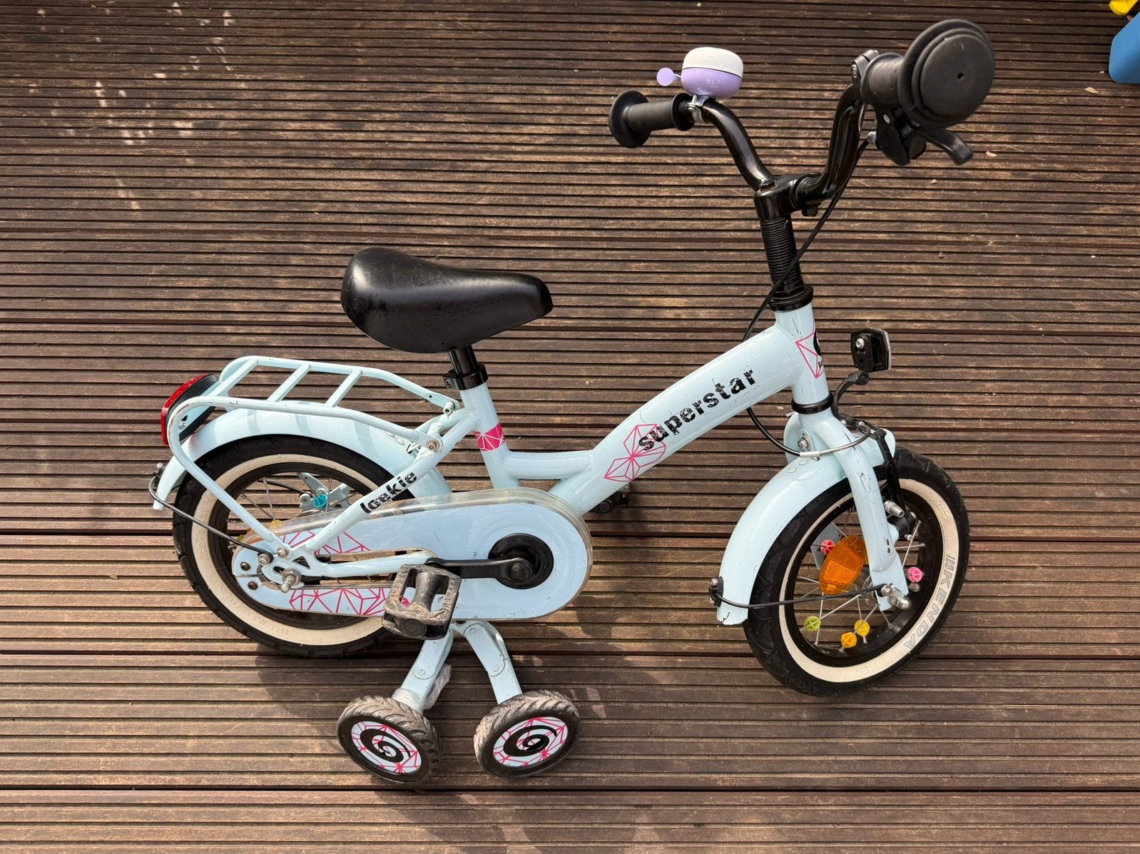 Loekie superstar 12 inch lichtblauw, Fietsen en Brommers, Fietsen | Kinderfietsjes, Ophalen, Terugtraprem, Zijwieltjes, Gebruikt
