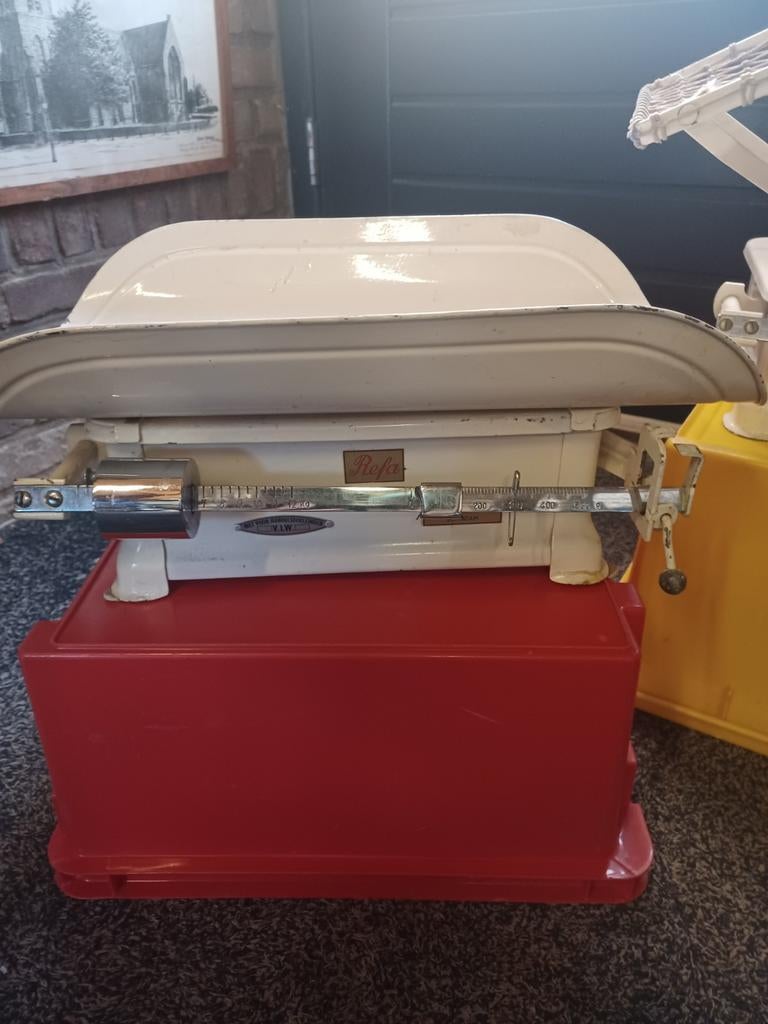 2st oude baby weegschalen jaren 60, Antiek en Kunst, Ophalen