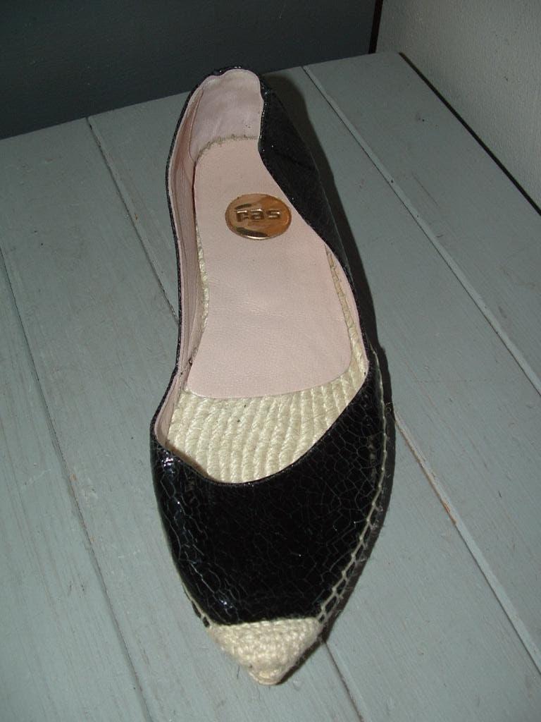 Ras espadrilles pointed toe flat instappers maat 37, Kleding | Dames, Schoenen, Ras, Ophalen of Verzenden, Zo goed als nieuw, Instappers