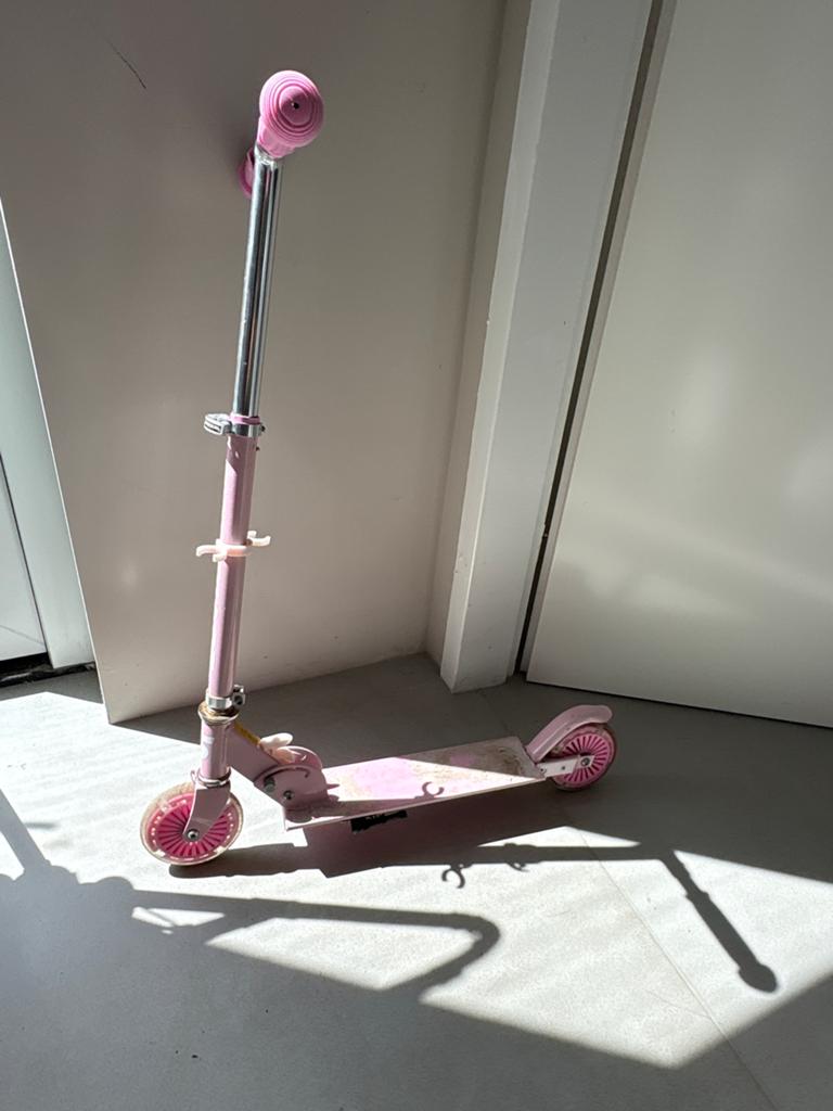 Roze kinderstep - Gebruikt maar functioneel, Fietsen en Brommers, Steps, Ophalen of Verzenden, Zo goed als nieuw, Gewone step