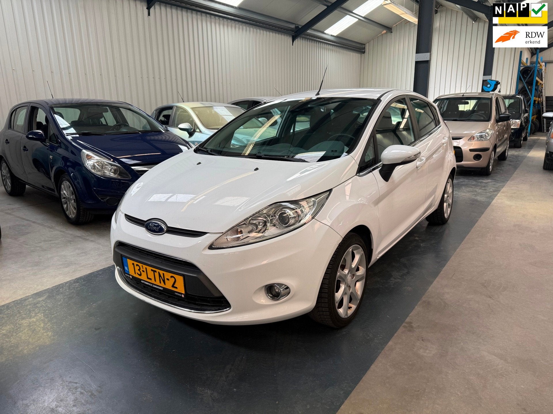 Ford Fiesta 1.6 Titanium 5 DEURS/CLIMA/NAP/APK, Auto's, Voorwielaandrijving, Wit, Origineel Nederlands, Bedrijf