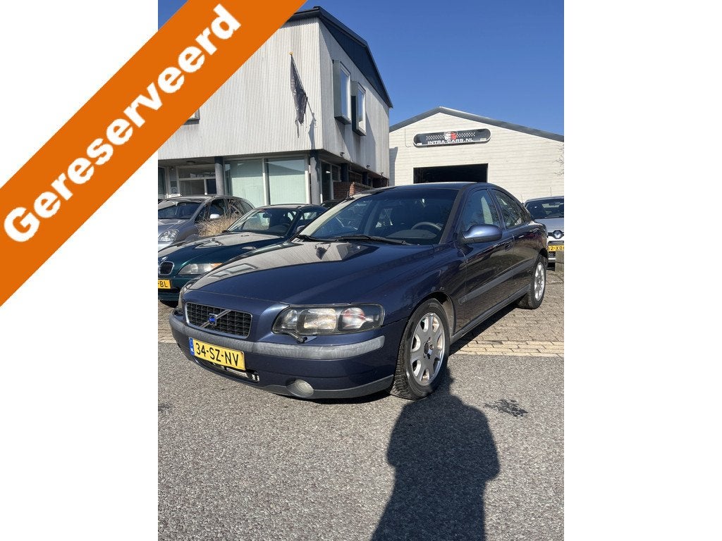 Volvo S60 2.4 Edition Goed rijdende S60 met bijna alle optie, Voorwielaandrijving, Gebruikt, Blauw, S60