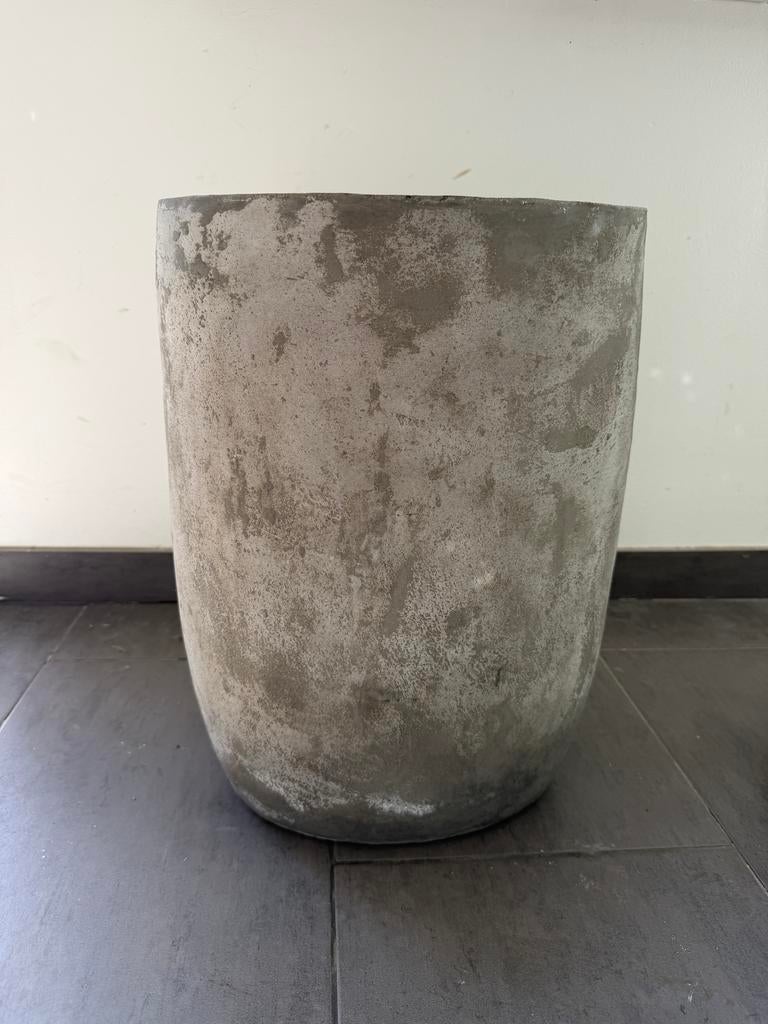 Grote betonnen plantenbak - robuust en stijlvol, Tuin en Terras, Bloembakken en Plantenbakken, Ophalen, Gebruikt, Minder dan 60 cm