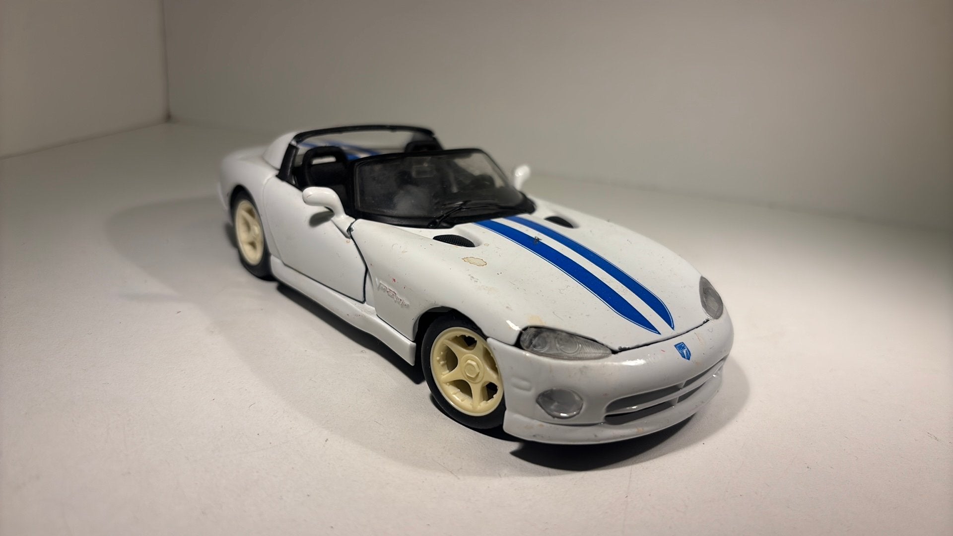 Dodge viper rt/10 maisto 1.24, Hobby en Vrije tijd, Modelauto's | 1:24, Maisto, Ophalen of Verzenden, A, A