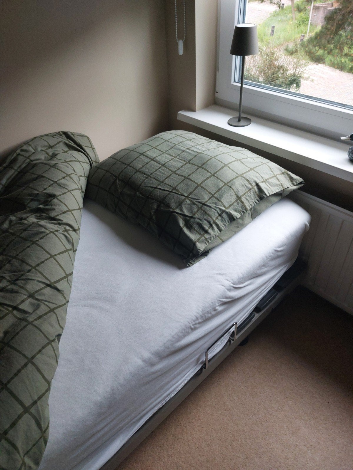 Eenpersoonsbed 90x200 compleet met donzen dekbed, Gebruikt, 90 cm, Eenpersoons, Ophalen of Verzenden