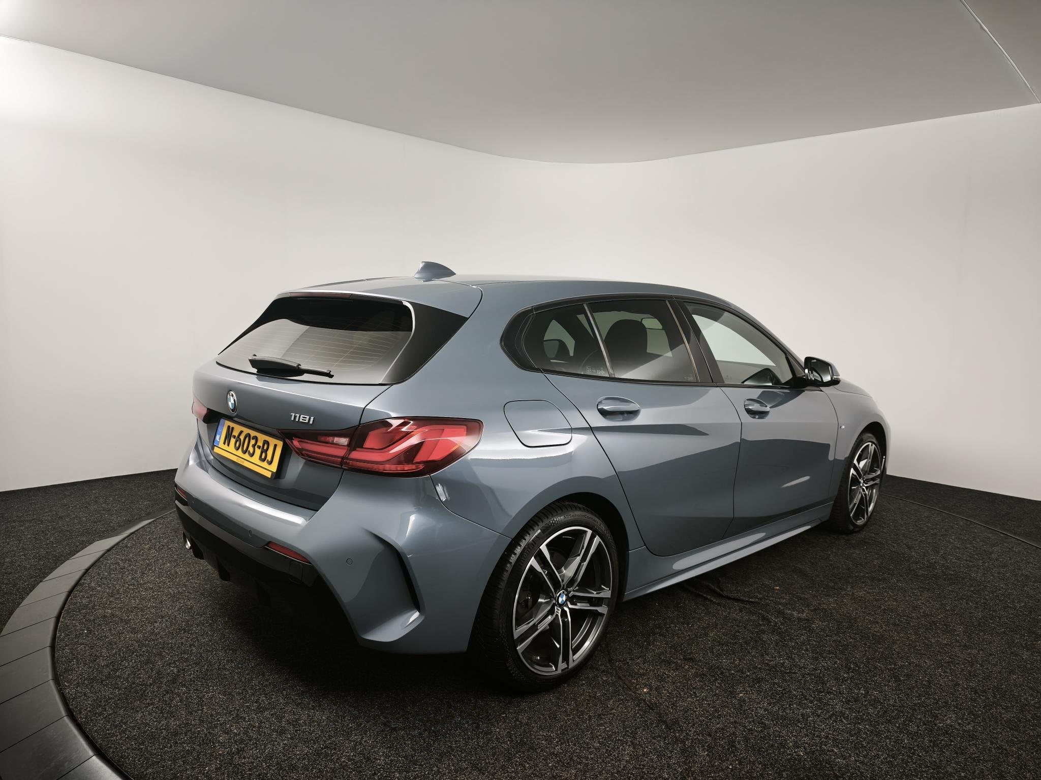 BMW 1-serie 118i Business Edition | M-Sport | Navigatie | Cl, Auto's, Automatische klimaatregeling, Gebruikt, Met garantie (alle)