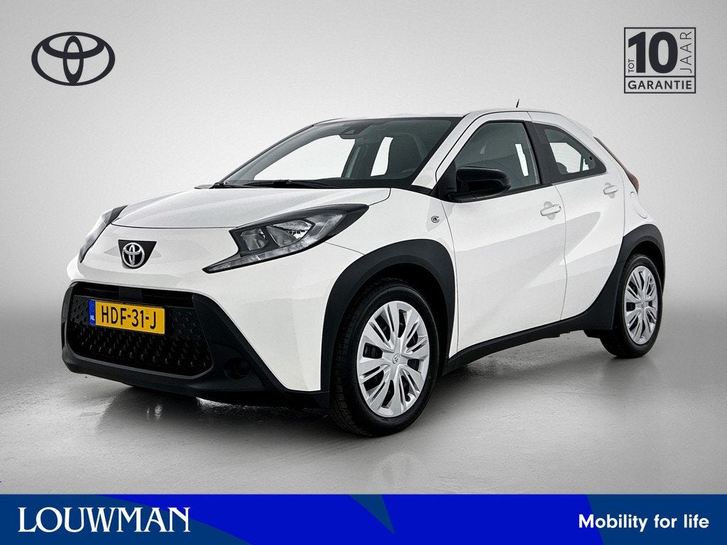 Toyota Aygo X 1.0 VVT-i MT Play | Achteruitrijcamera | Cruis, 12 maanden, Stof, Gebruikt, 920 kg