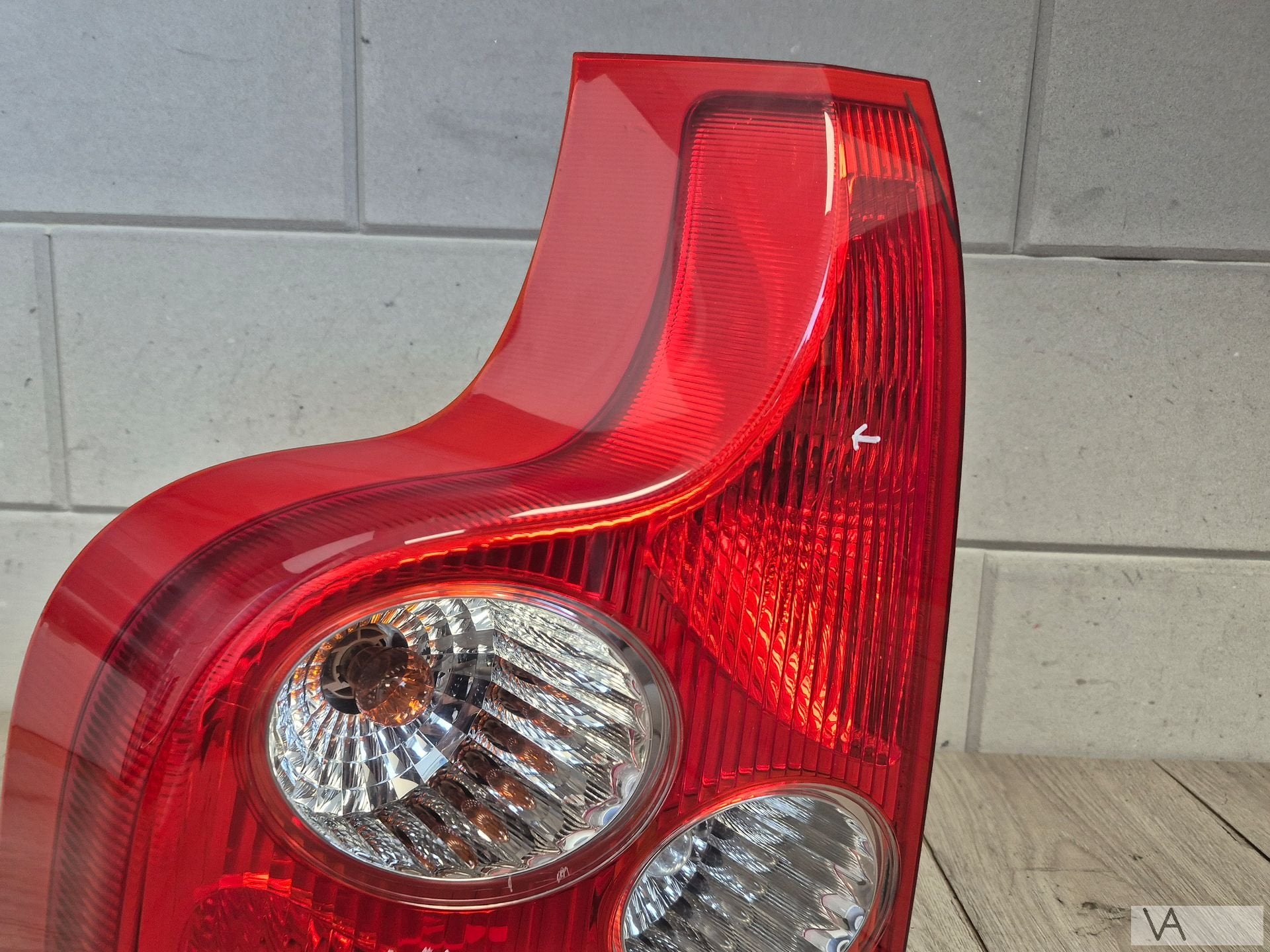 Achterlicht links van Volvo XC90 2002 - 2007 klein plekje, Auto-onderdelen, Verlichting, Gebruikt, -, -, Ophalen of Verzenden