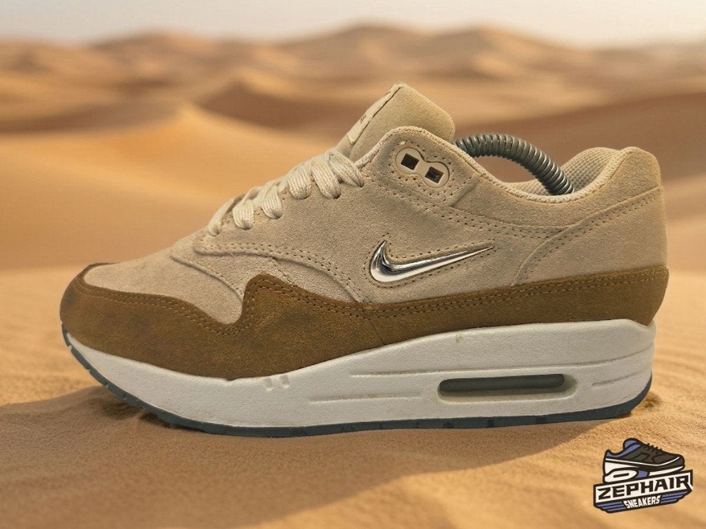 Nike Air Max 1 Jewel 'Beach' EU37.5 2018, Kleding | Dames, Schoenen, Colosseum 1, 1213 NL Hilversum, Nederland, Beige, Nike, Ophalen of Verzenden