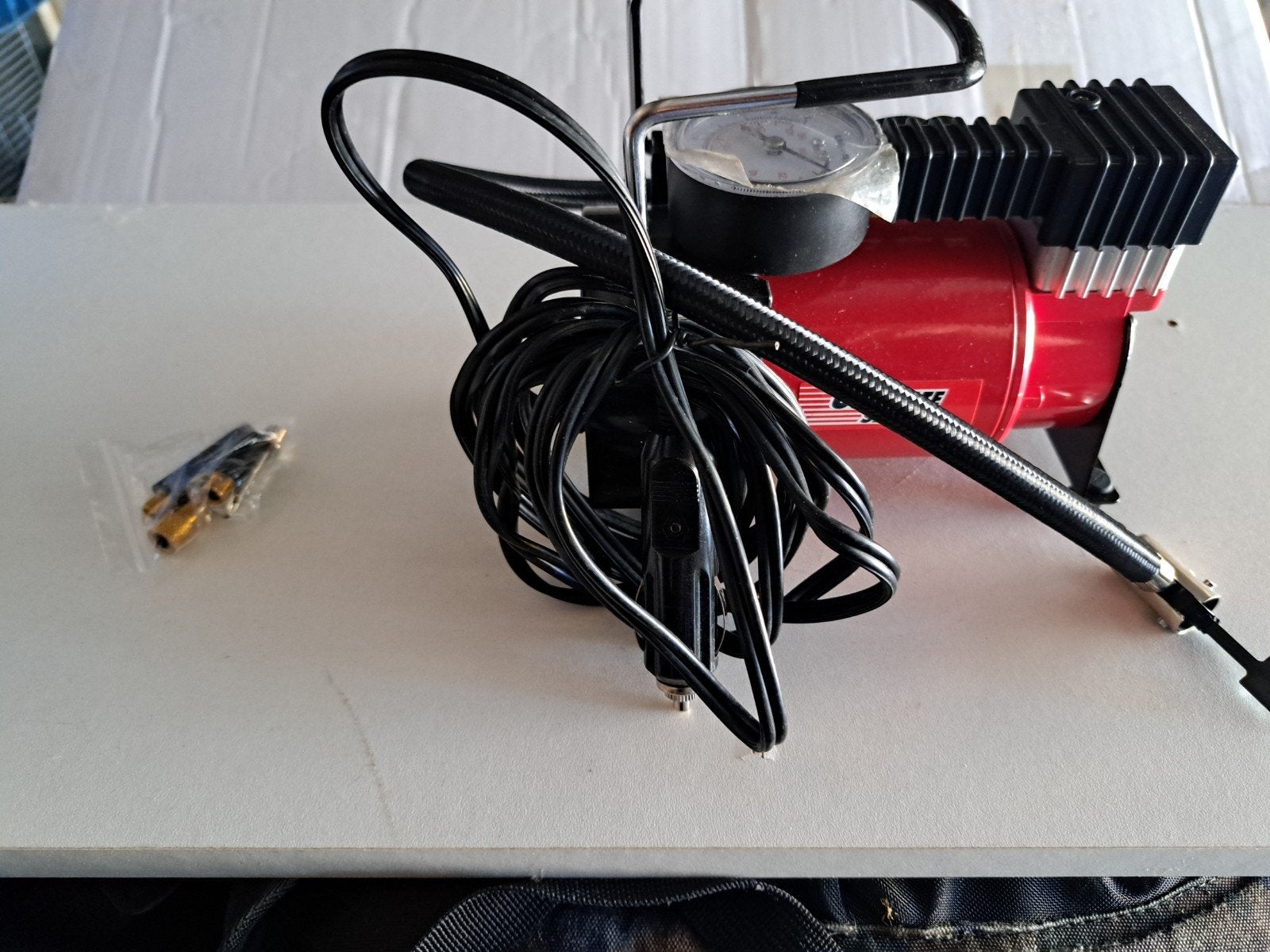 kleine compressor voor auto, Ophalen, Zo goed als nieuw