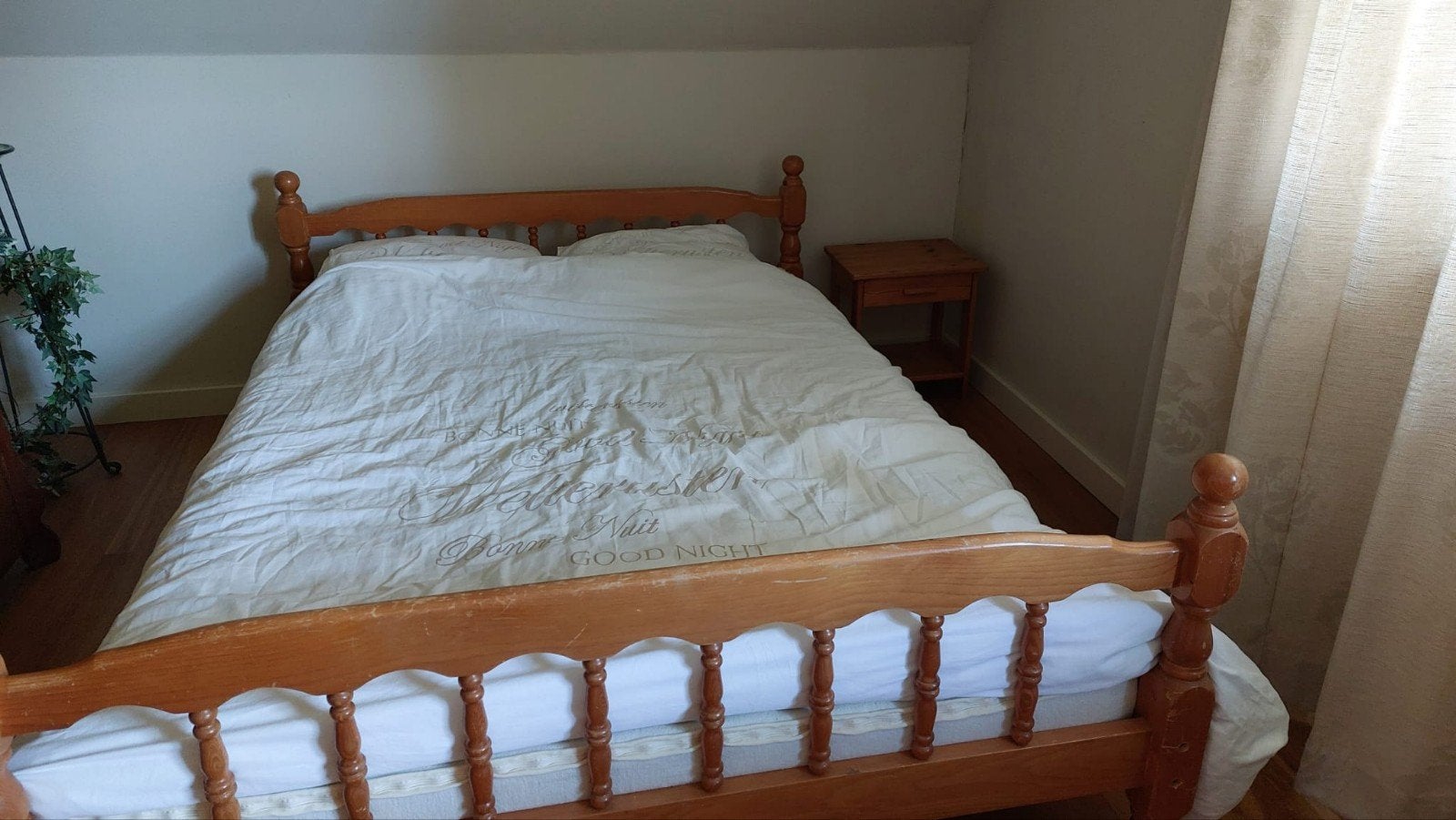 2persoons grenen bed., Huis en Inrichting, Slaapkamer | Complete slaapkamers, Ophalen, Gebruikt, Eenpersoons