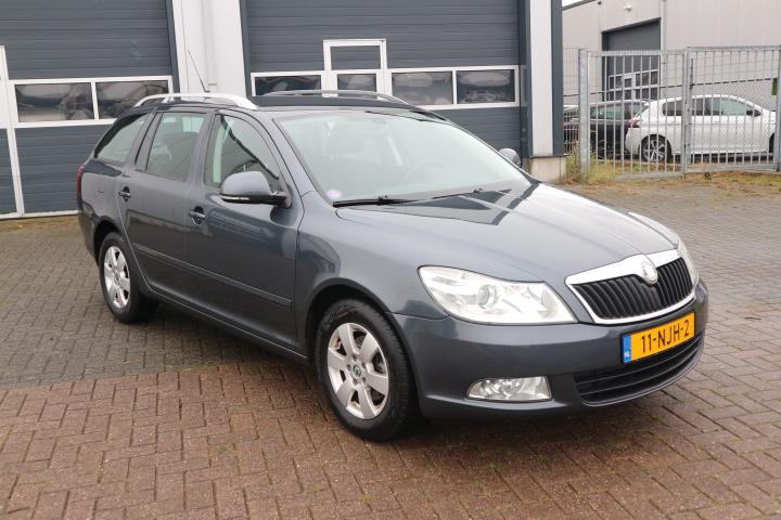 Skoda Octavia Combi 1.8 TSI Elegance AUTOMAAT (bj 2010), Auto's, Euro 5, Gebruikt, Zwart, 4 cilinders