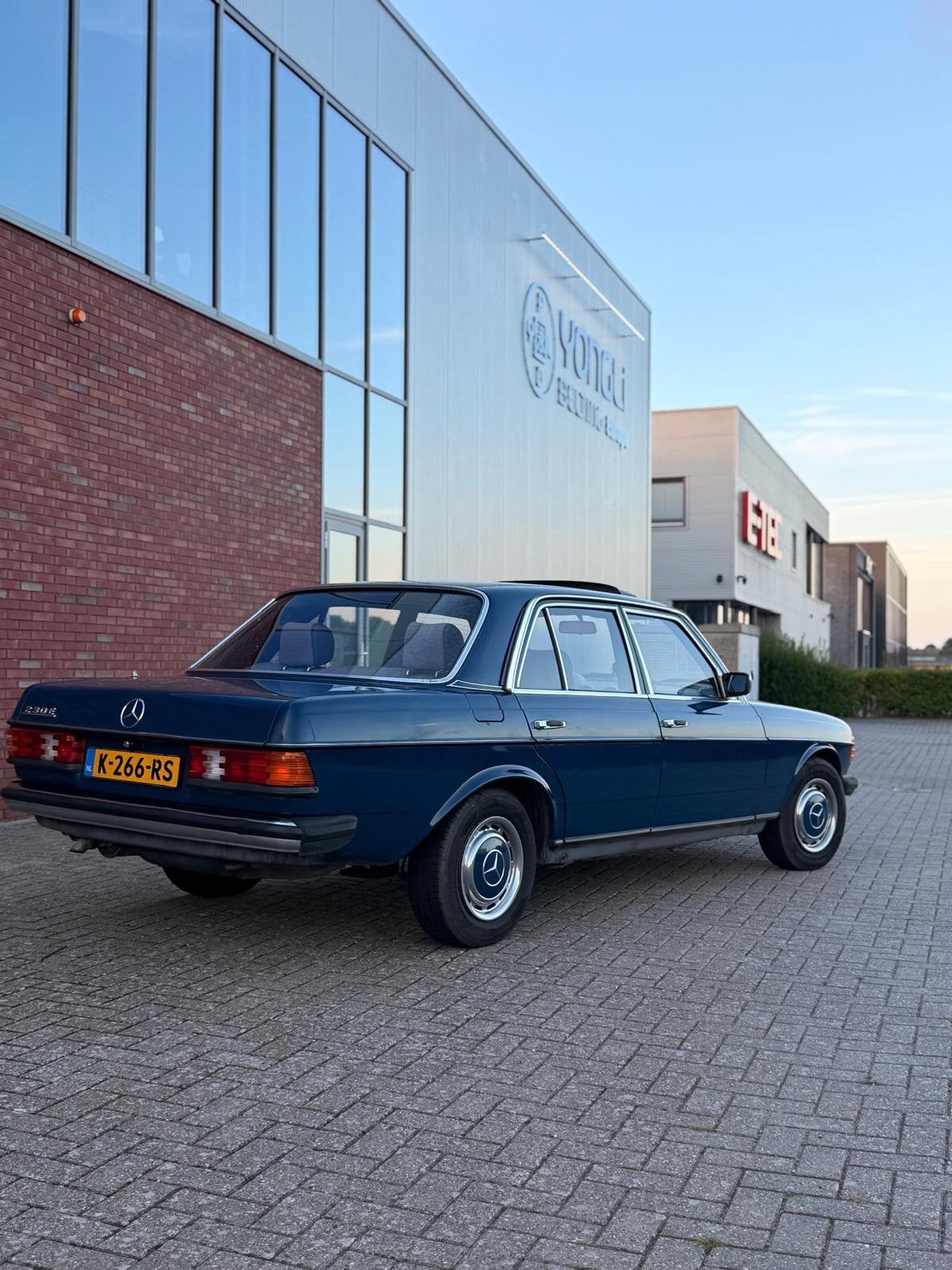 Mercedes-Benz Mercedes 1984, foto 2