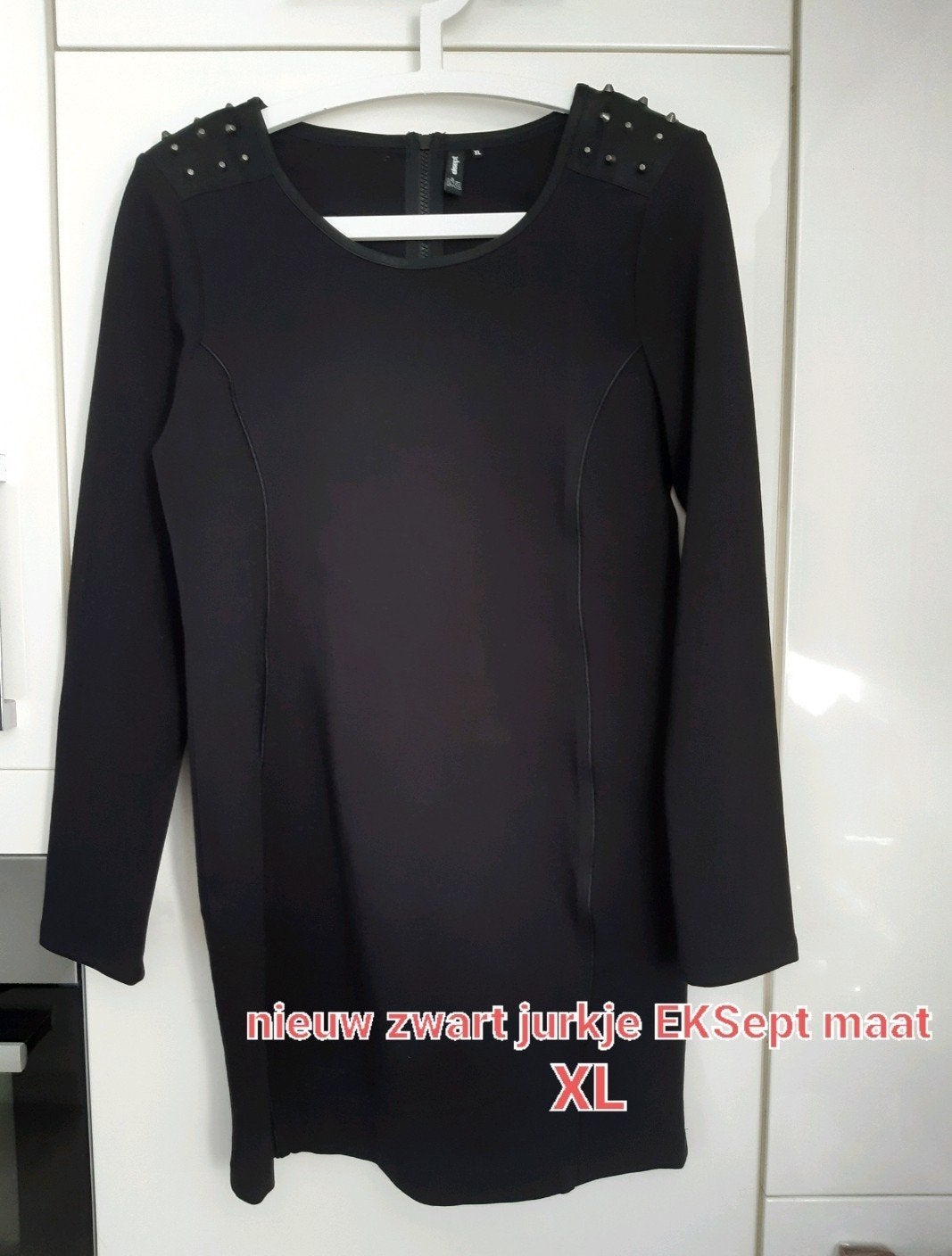 Zwart jurkje met studs - EKSept - Maat XL, Kleding | Dames, Jurken, Zwart, Maat 46/48 (XL) of groter, Nieuw, Ophalen of Verzenden