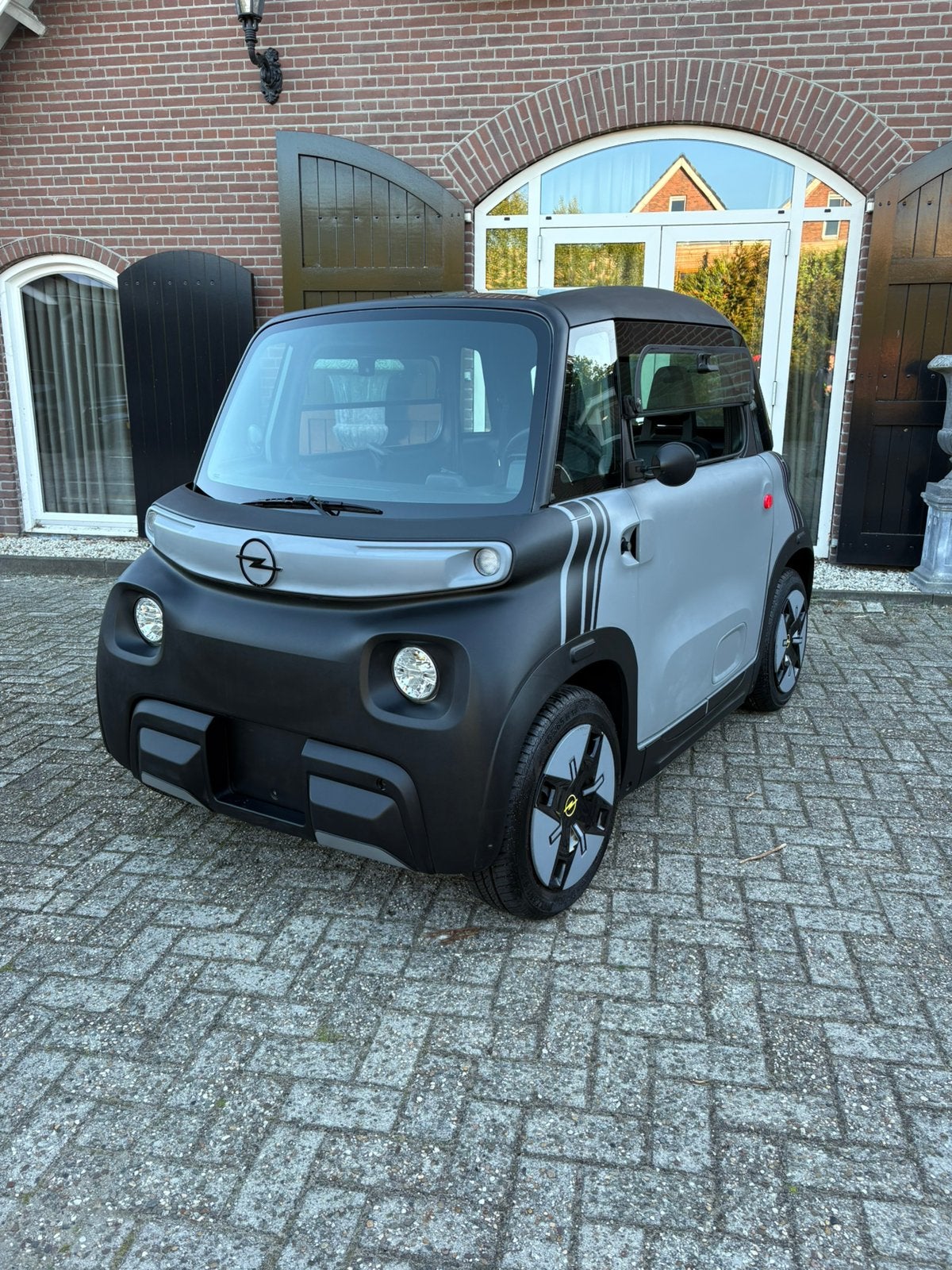 Opel Rocks-e | 14.500 km | Zeer nette staat | Panoramadak, Ophalen, Jvink@12springstrampolines.nl, 3911RT, Opel