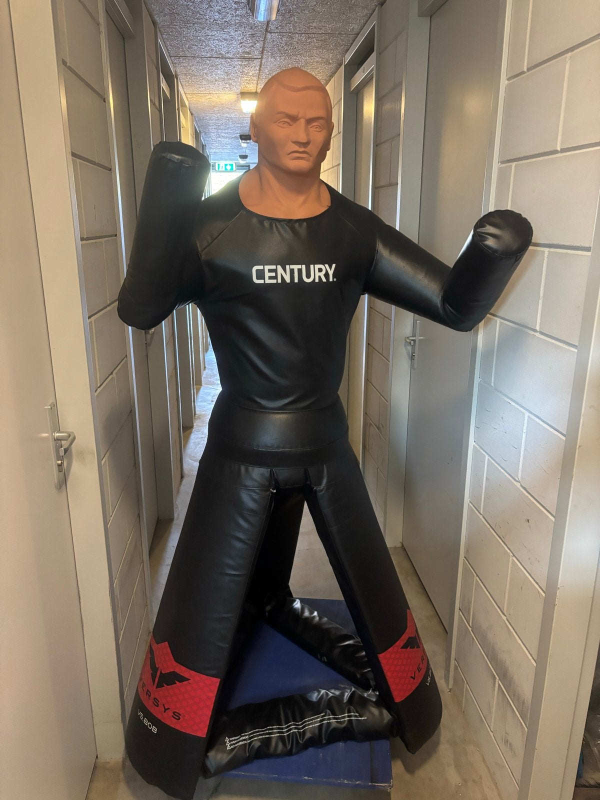 Staande bokszak 1,70m hoog - Ideaal voor thuistraining, Ophalen, Gebruikt, Overige, Vechtsportmateriaal