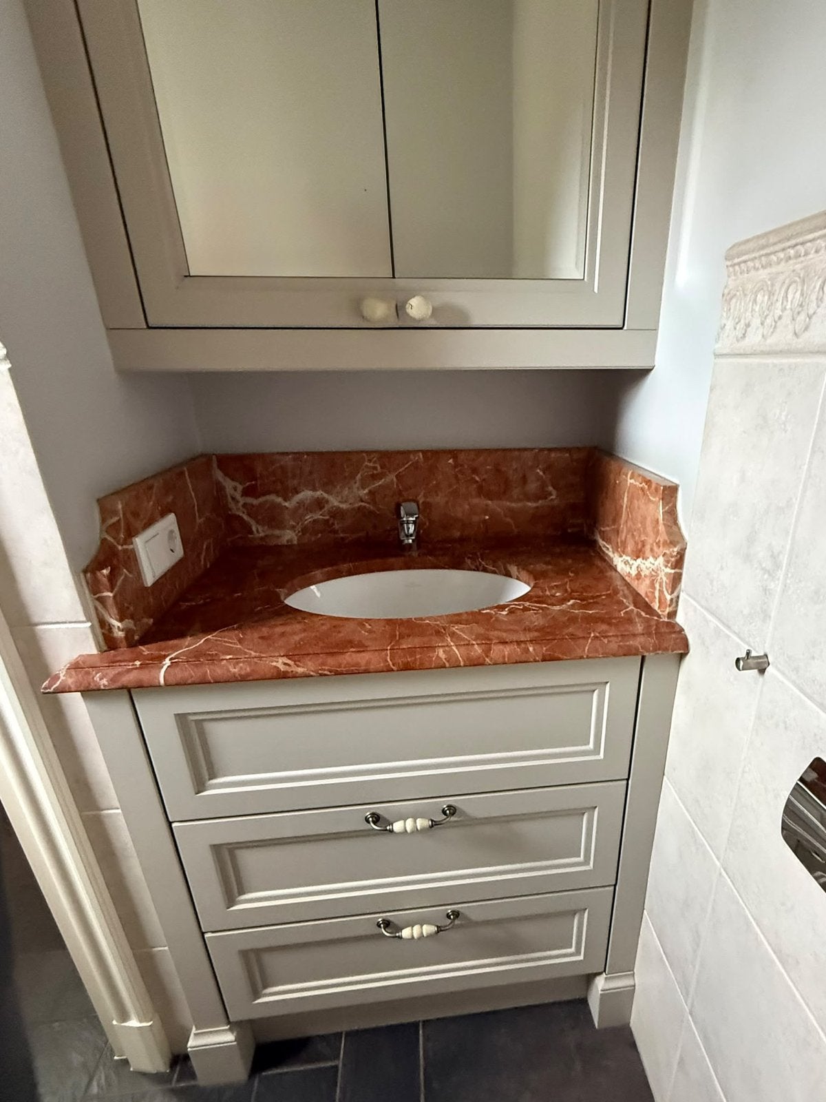 Toiletmeubel 88cm met wasbak, kraan en 2 bovenkasten, Huis en Inrichting, Ophalen, Gebruikt, 50 tot 100 cm, Minder dan 100 cm