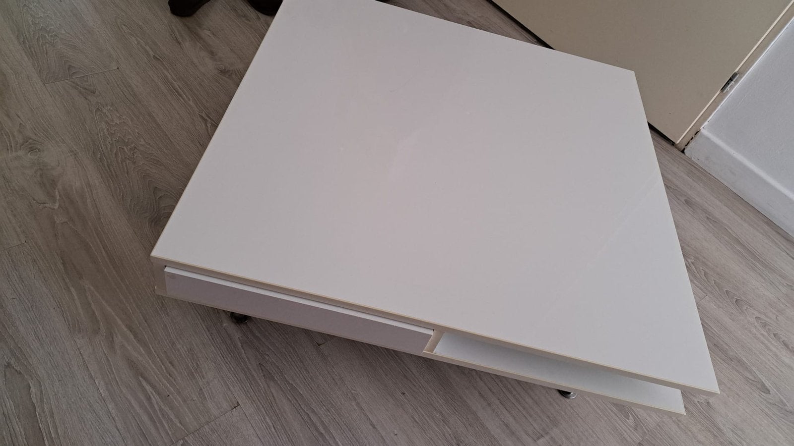 Salon tafel wit ikea gratis af te halen, Huis en Inrichting, Tafels | Salontafels, 100 tot 150 cm, Zo goed als nieuw, Rechthoekig