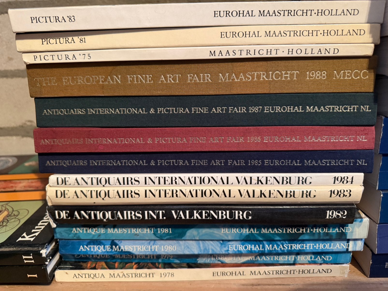 Antiqua Maastricht Pictura & TEFAF, kunst catalogi 1975-1988, Ophalen, Zo goed als nieuw, Geschiedenis en Politiek