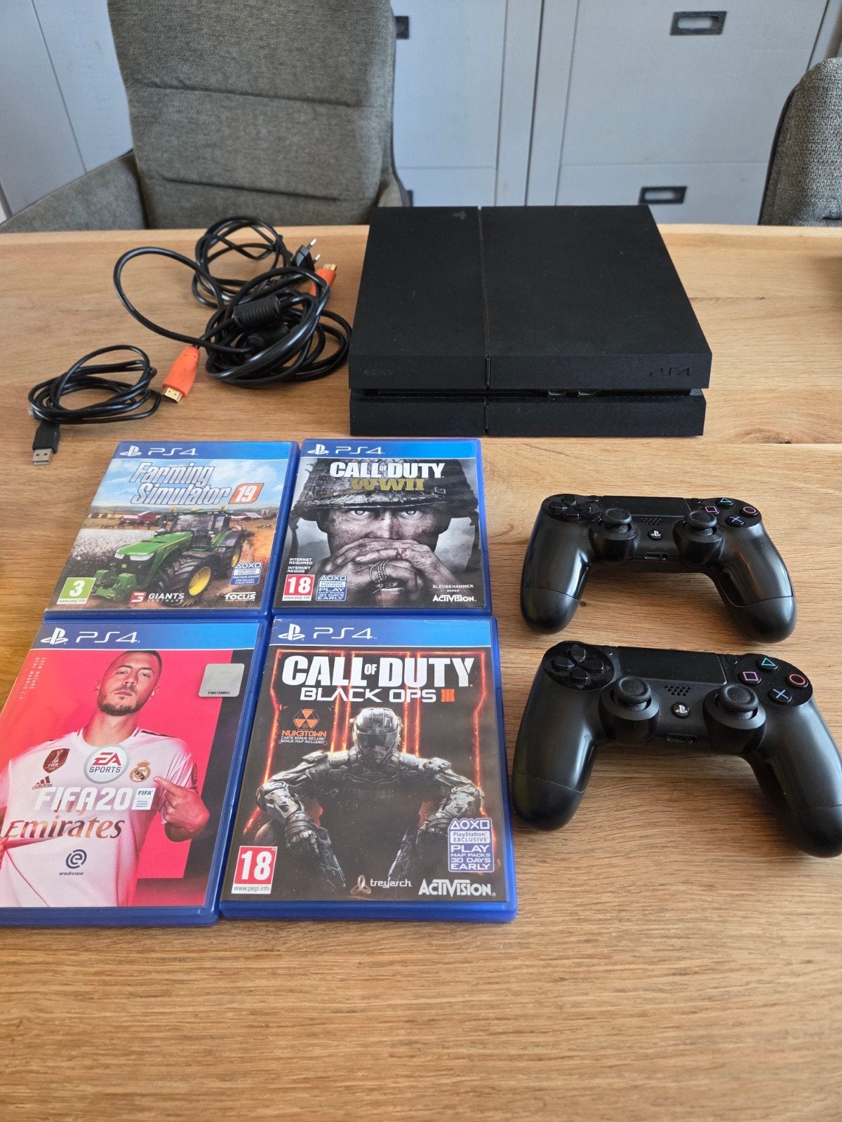 playstation 4 met 4 games en 2 controllers, Ophalen of Verzenden, Met 2 controllers, Original