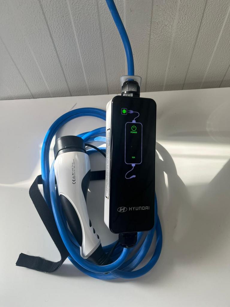 Originele Hyundai EV-PHEV oplader 230 V, Auto diversen, Auto-accessoires, Gebruikt, Ophalen
