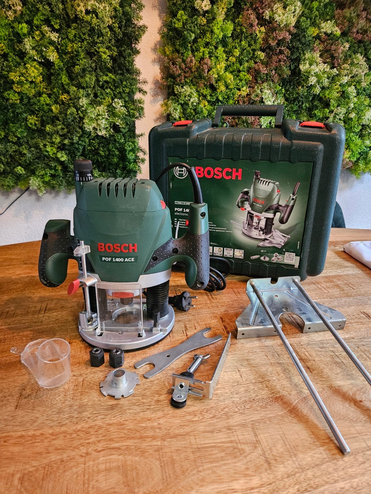 Bosch POF 1400 ACE bovenfrees + complete set + koffer, Ophalen, Zo goed als nieuw, Bovenfrees, Bosch
