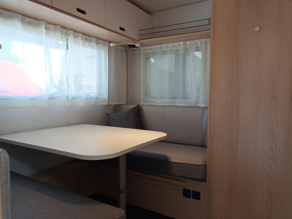 Adria Aviva 492 LU, Bedrijf, Treinzit, Adria, 5 tot 6 meter