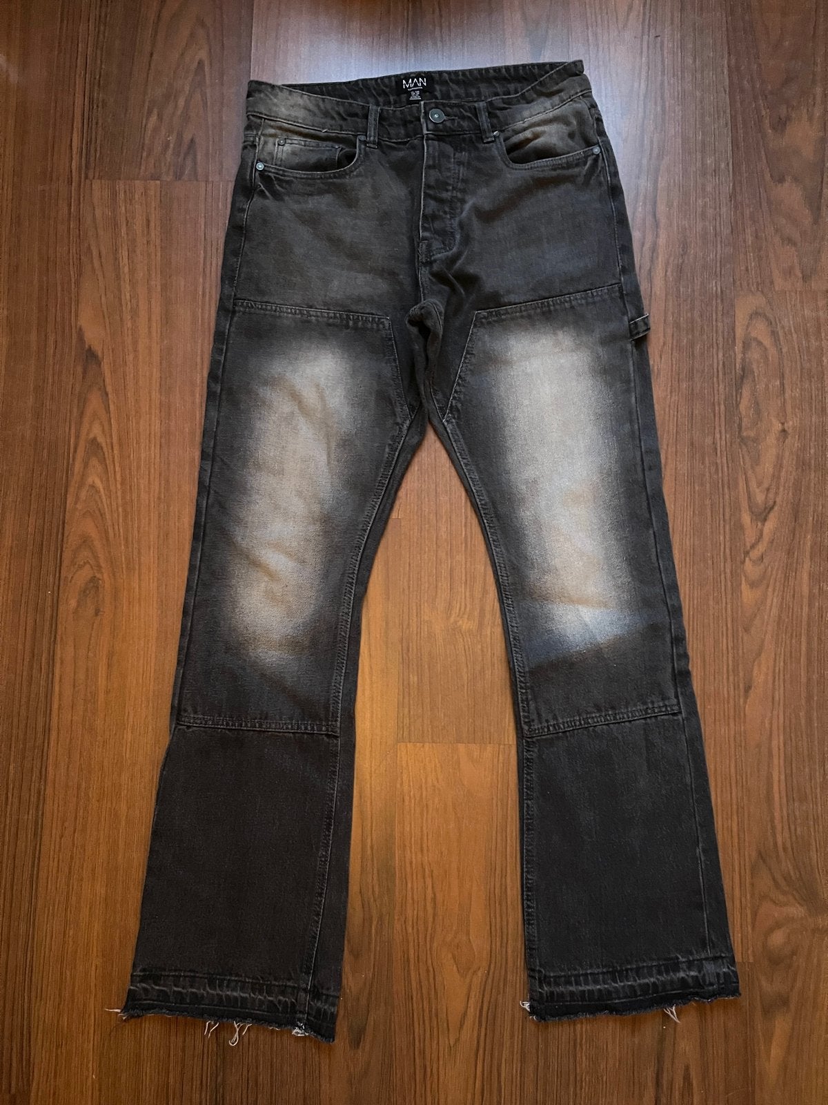 Grijze wijde jeans, BooHooMan, 48, Kleding | Heren, Spijkerbroeken en Jeans, Ophalen of Verzenden, Zo goed als nieuw, Grijs
