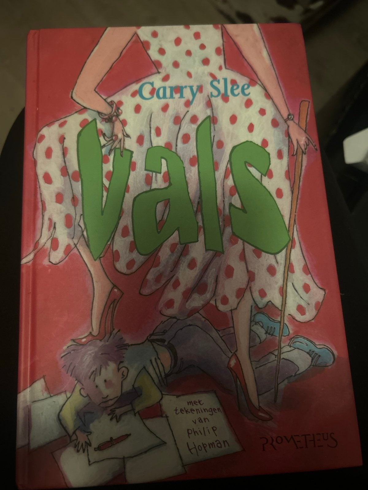 Vals - Carry Slee (met tekeningen van Philip Hopman), Ophalen of Verzenden, Gelezen, Fictie algemeen