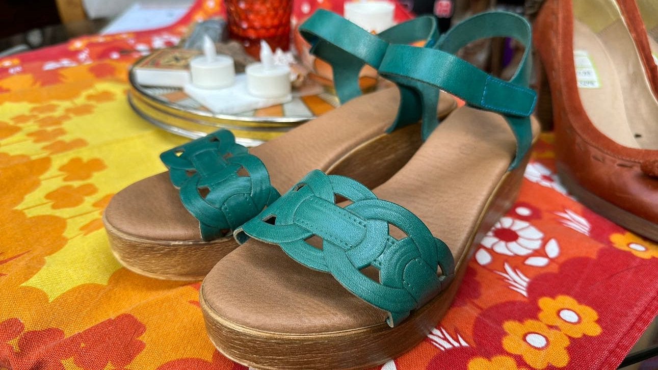 Sandaaltjes met sleehak, klittenband sluiting, maat 38, Blauw, Gedragen, Sandalen of Muiltjes, Ophalen of Verzenden
