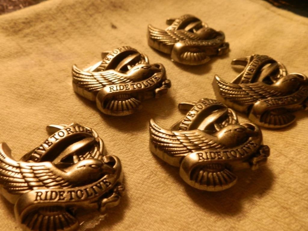 Embleem  pin Live to ride metaal, Ophalen of Verzenden, Nieuw, Transport, Speldje of Pin