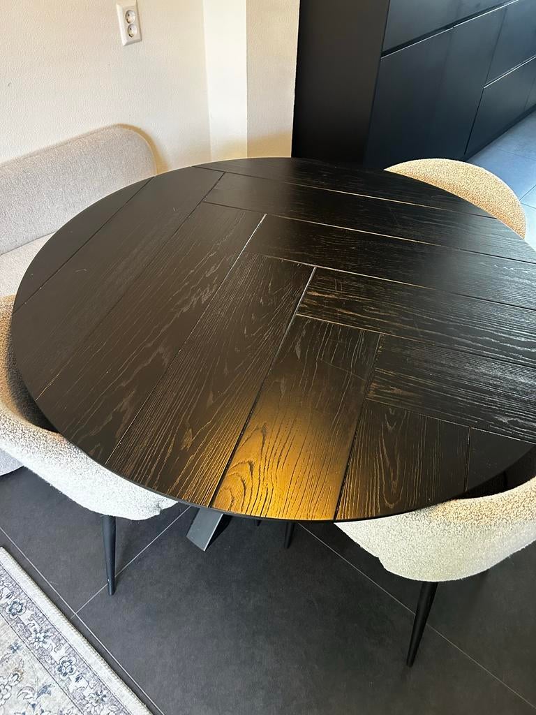 Moderne visgraat zwarte eettafel, Huis en Inrichting, Tafels | Eettafels, Gebruikt, 100 tot 150 cm, Vier personen, Rond, Overige houtsoorten