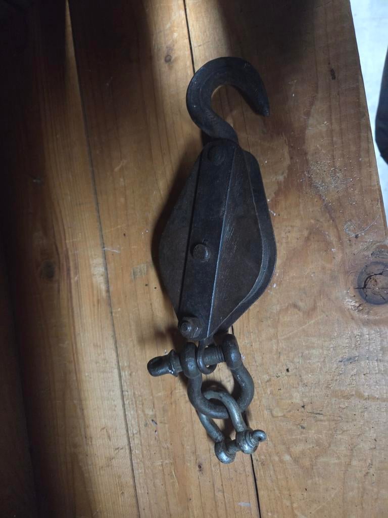 Antieke Katrol met Haak - Robuust en Decoratief, Ophalen of Verzenden