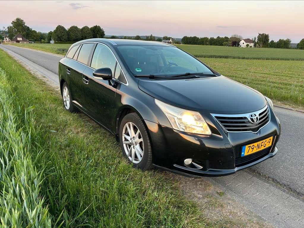 Toyota Avensis 2.0 Wagon CVT 2010 Zwart IN PRIJS VERLAAGD!!!, Auto's, Stof, Zwart, 4 cilinders, Zwart