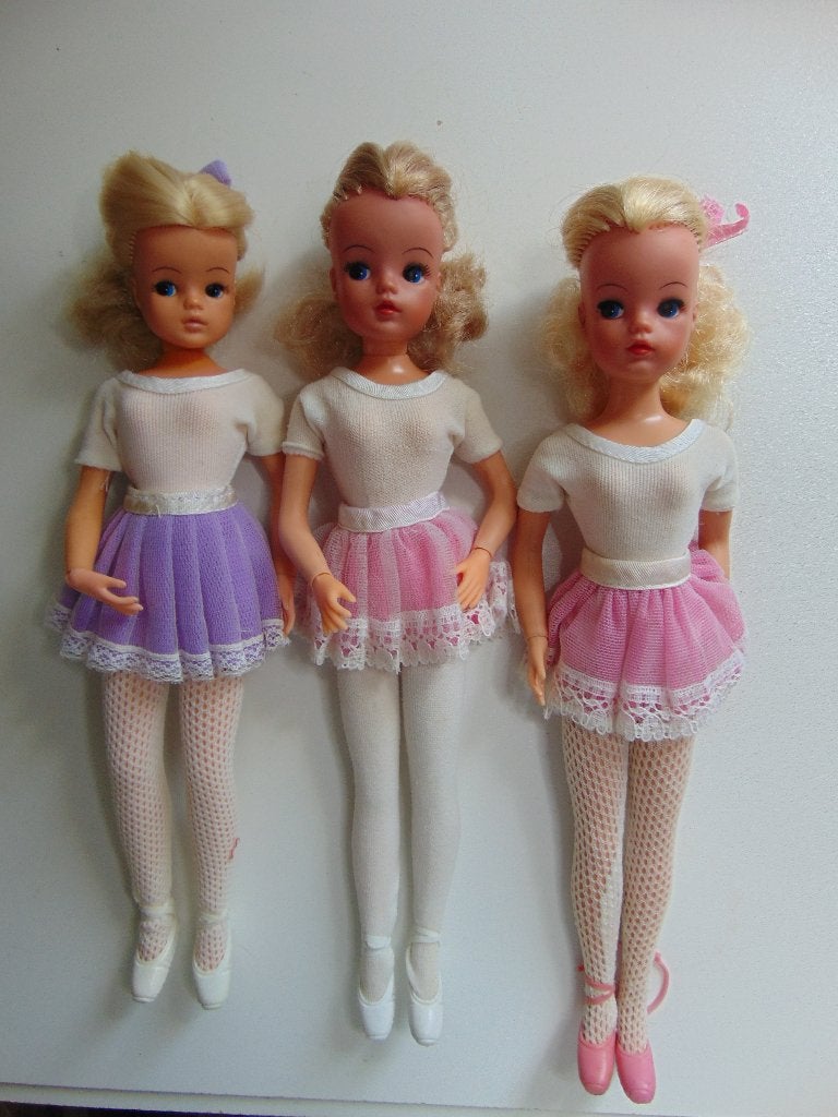 3 Mooie Sindy Ballerina Hard hoofd, Verzenden, Gebruikt, Pop