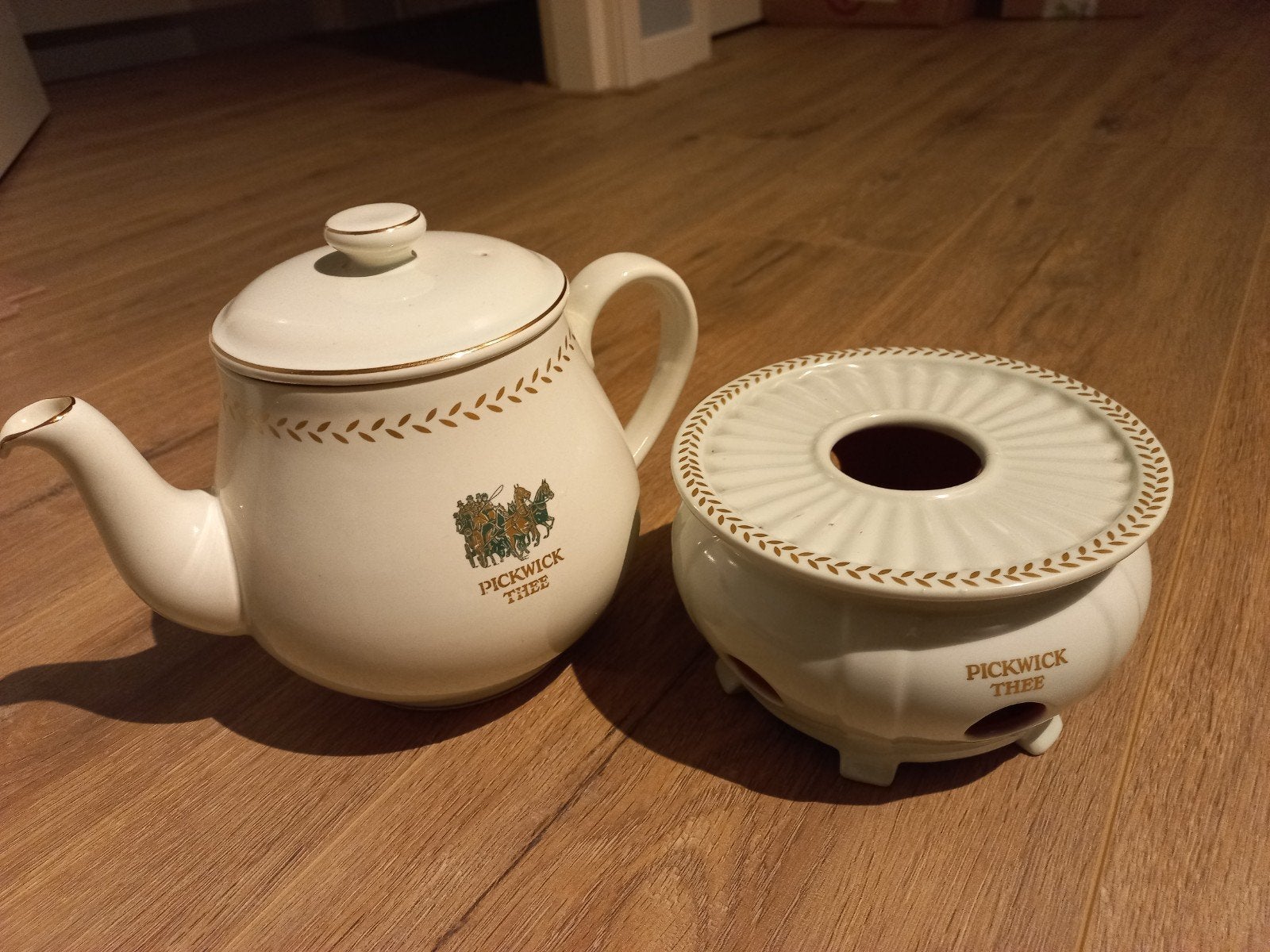 Antiek theepot, Ophalen