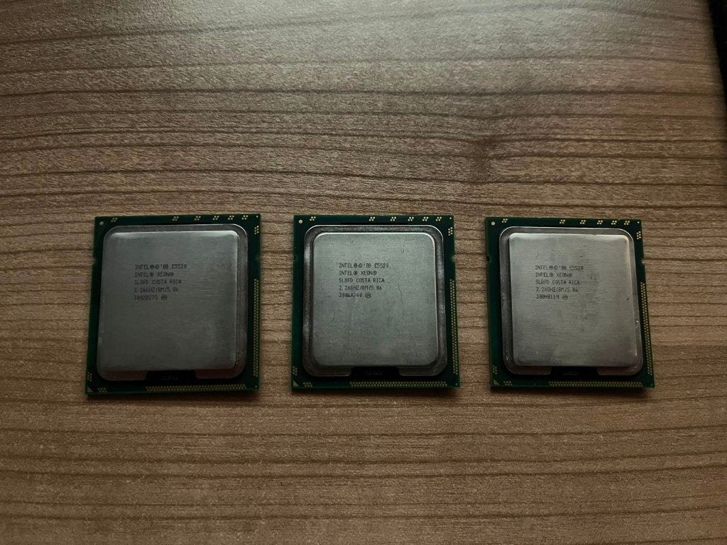 Intel Xeon E5520 (2.27GHz), Computers en Software, Gebruikt, 4-core, 2 tot 3 Ghz, Ophalen of Verzenden