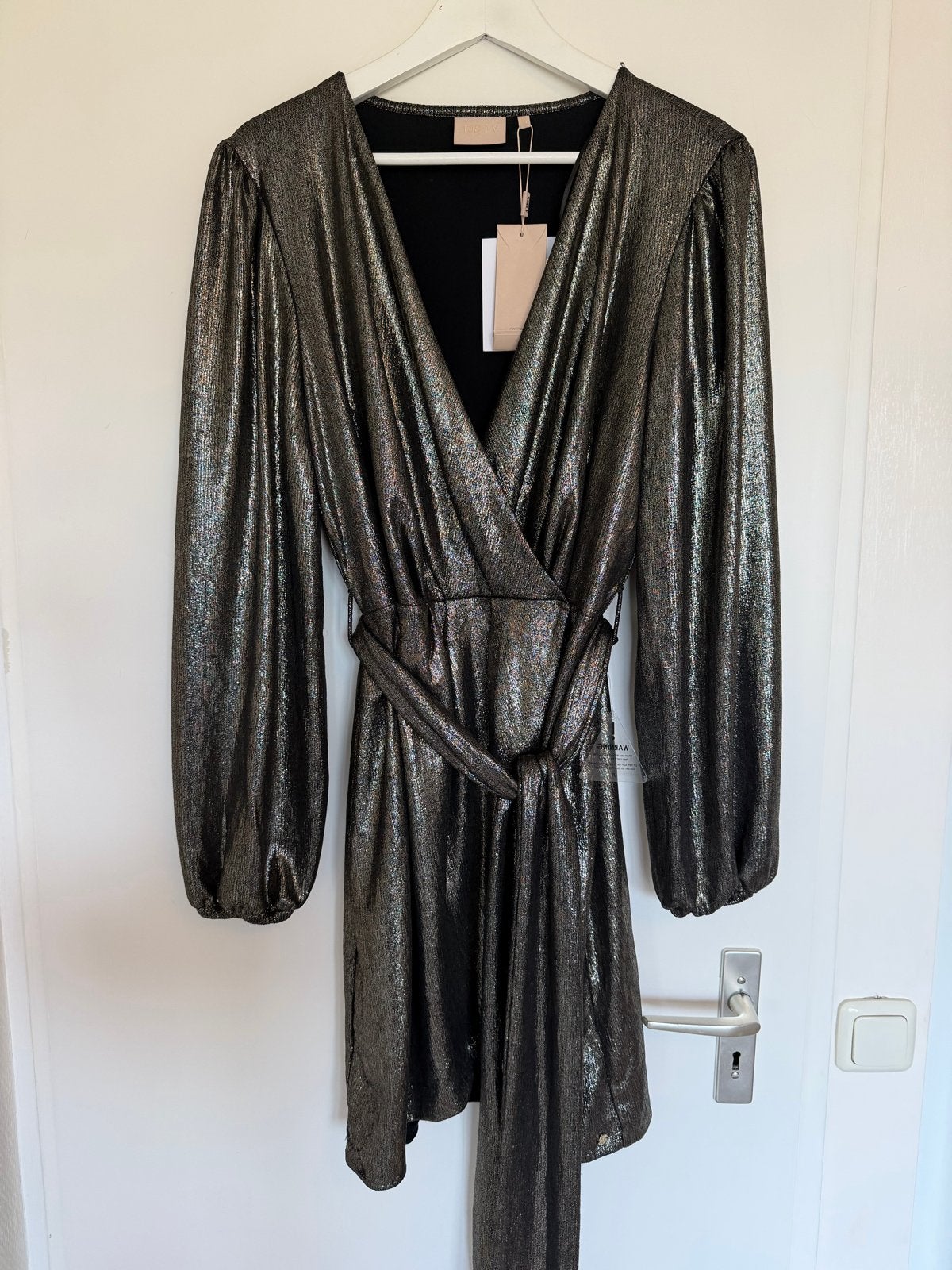 Nieuw! Josh V ISABEAU overslagjurk glitter - black gold XL, Zwart, Maat 46/48 (XL) of groter, Nieuw, Ophalen of Verzenden