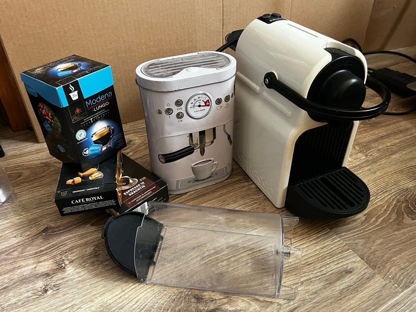 Krups Nespresso Koffiemachine, Extra Waterreservoir, Ophalen, Gebruikt, Koffiemachine, Koffiepads en cups