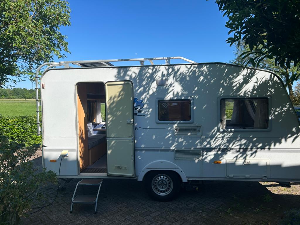 Zeer goed onderhouden caravan Knaus 420 sport, Vast bed, Treinzit, 750 - 1000 kg, Particulier