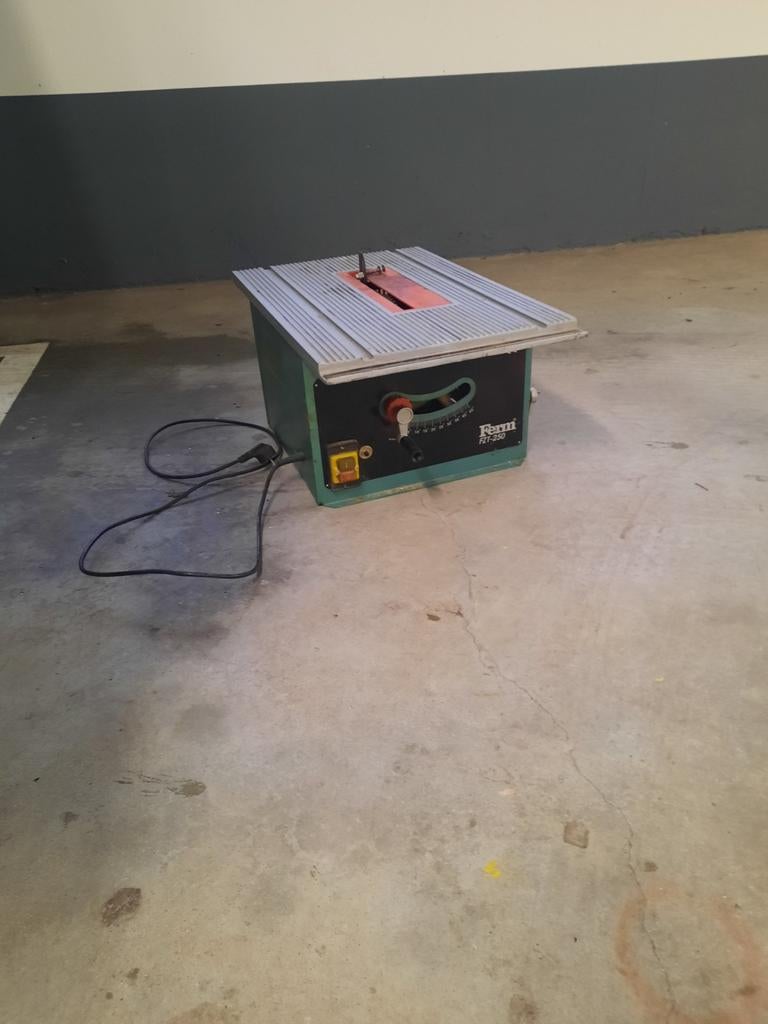 Ferm profisoneel tafel zaagmachines, Ophalen of Verzenden, Zo goed als nieuw, Minder dan 150 ampère, Elektroden