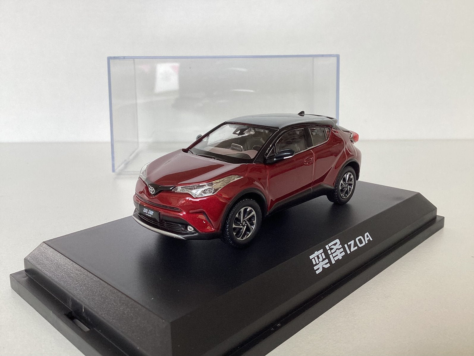 Toyota C-HR rood/zwart 1:43 Nieuw in box, Hobby en Vrije tijd, Modelauto's | 1:43, Ophalen of Verzenden, Nieuw, Auto, Overige merken