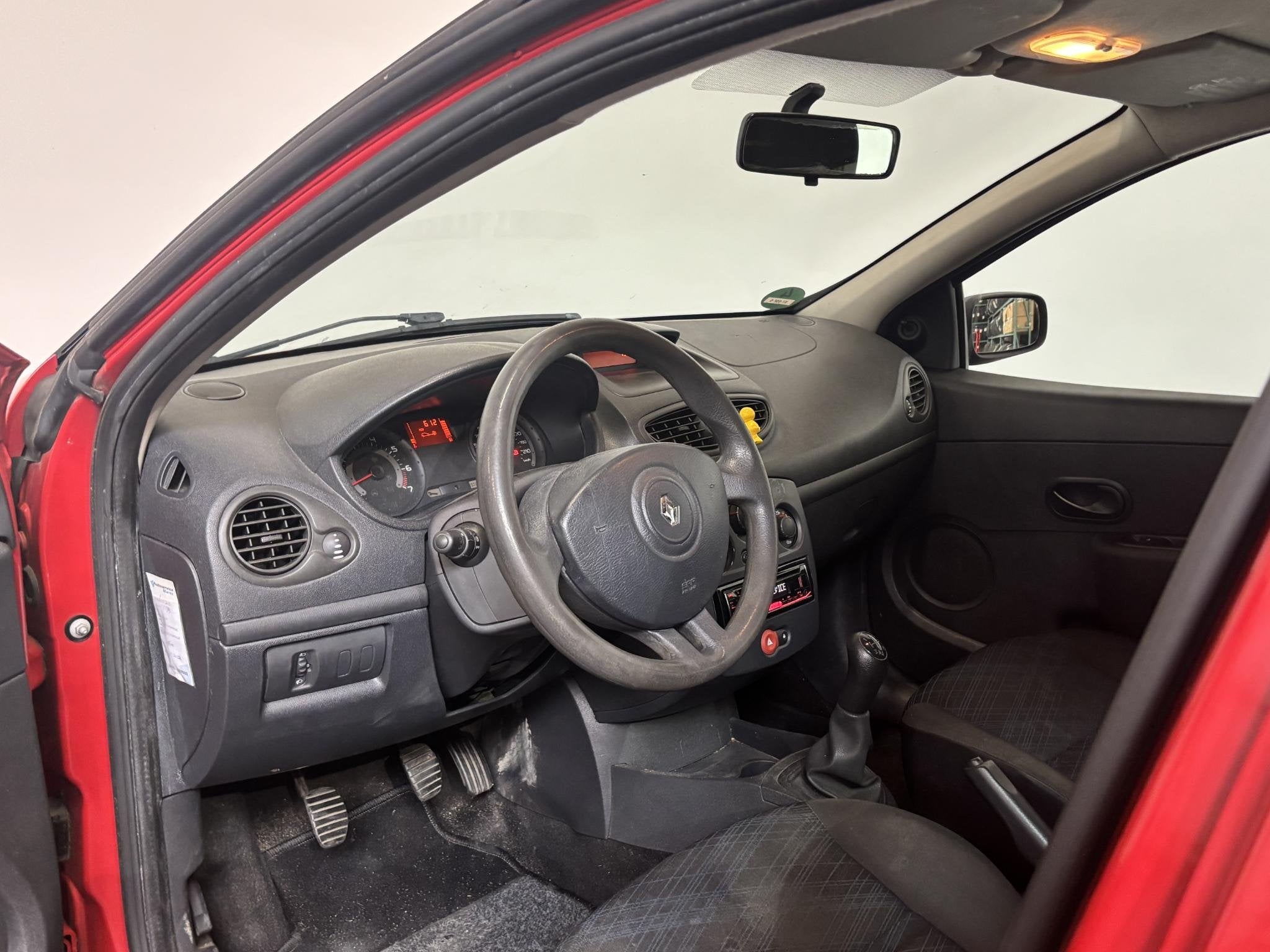 Renault Clio Estate 1.2 TCE Expression Radio Elektrische ram, Voorwielaandrijving, Gebruikt, 4 cilinders, 1095 kg