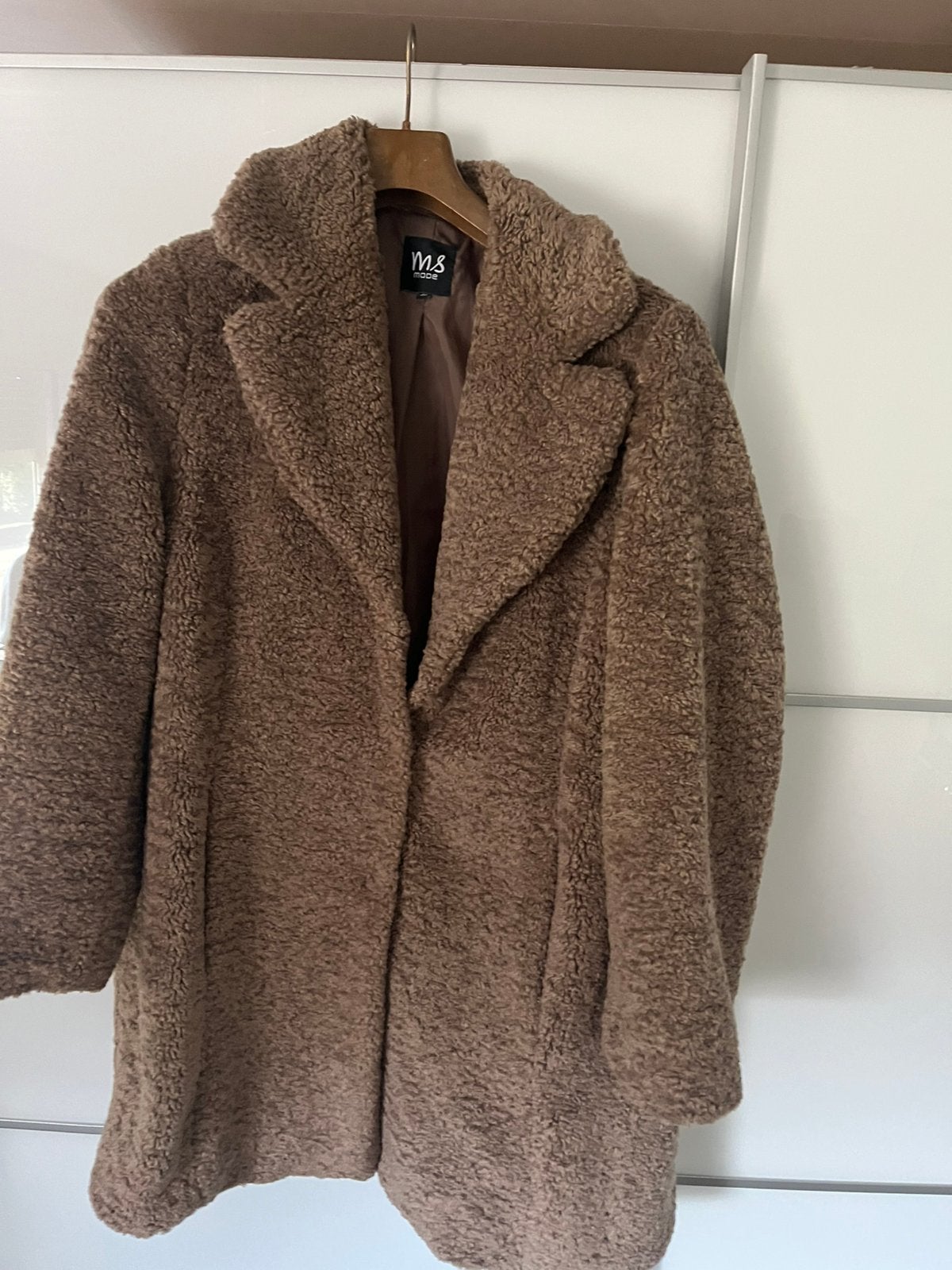 Heerlijke warme teddy winterjas - Zo goed als nieuw, Ophalen, Zo goed als nieuw, Maat 46/48 (XL) of groter, Beige