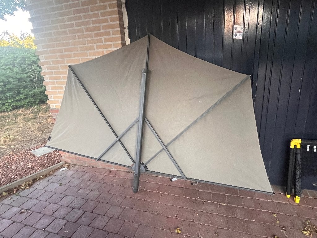 Parasol balkon, Tuin en Terras, Parasols, Ophalen, Kantelbaar, Overige typen, Zo goed als nieuw