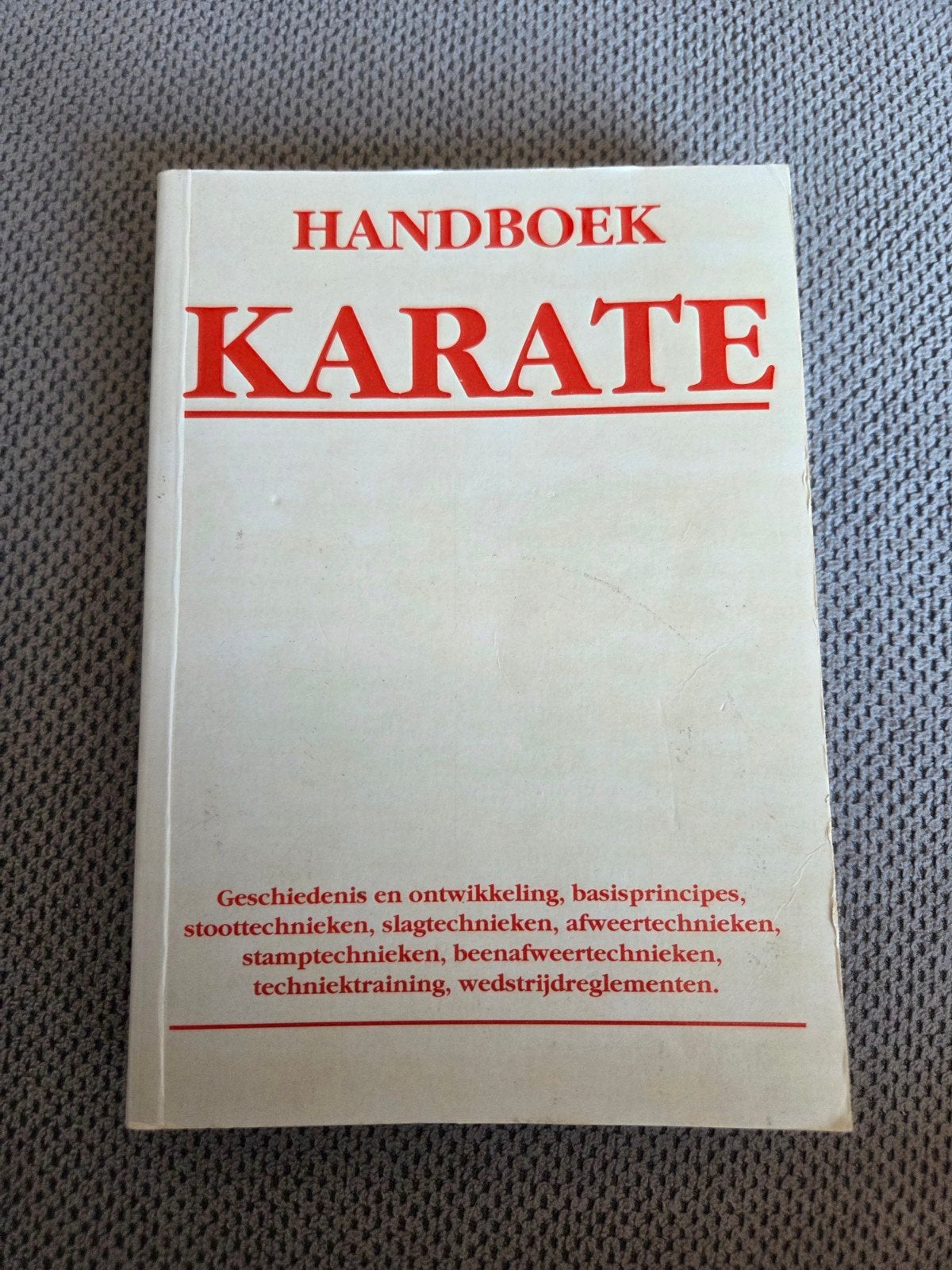 Handboek karate, Ophalen of Verzenden, Gelezen