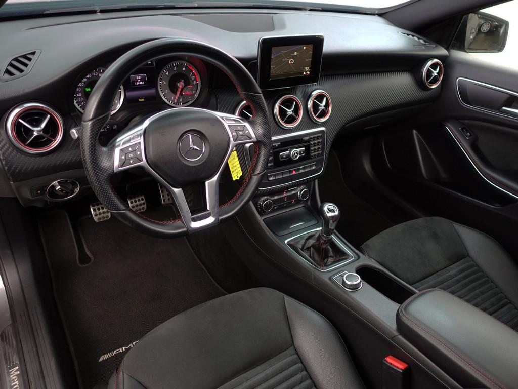 Mercedes-Benz A-Klasse 180 AMG Prestige- Panoramadak, Xenon, Auto's, Voorwielaandrijving, Gebruikt, Met garantie (alle), 122 pk